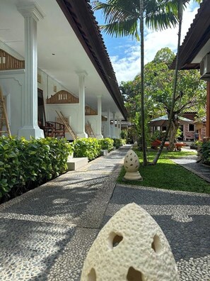 Vista frontal de la propiedad