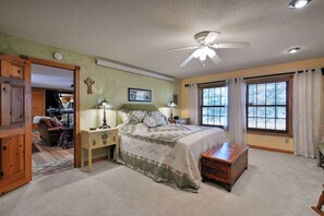 Bedroom 1 - King Bed