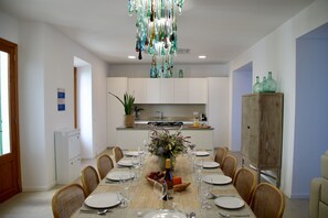 Kitchen or kitchenette,Dining area