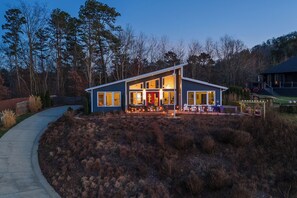 Beautiful views from the top of the hill. Enjoy relaxing evenings on the patio.