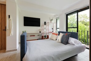 El sofá cama es muy cómodo para dormir, incluso una mejor opción durante los días de verano