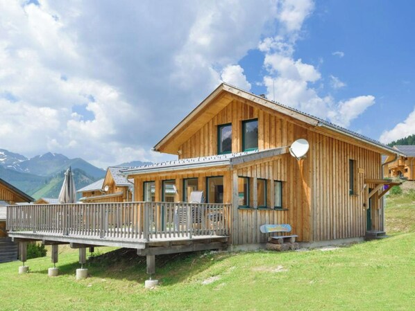 Außenseite Ferienhaus [Sommer]