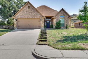 Parking | Driveway (1 Vehicle)