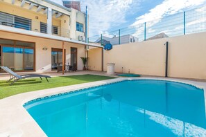 Schwimmbad des Ferienhauses