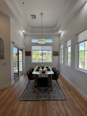 Spacious 6 seater dining table