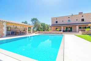 Holiday Home Swimming Pool