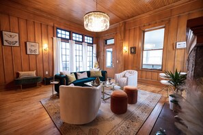 It's the perfect place to relax with family and friends after a day out, complete with historical character and modern amenities.