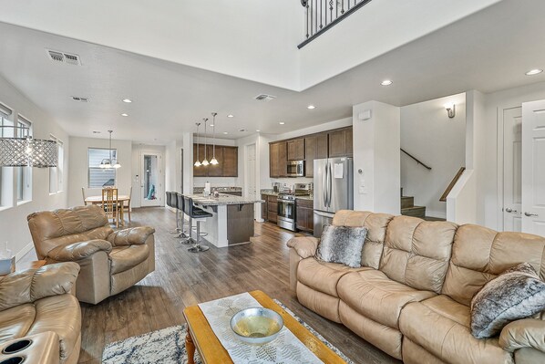 Just minutes from downtown, this spacious brand-new home offers the perfect escape with stylish interiors, a fully equipped kitchen, and cozy gathering spaces to help you relax after exploring Northern Arizona's stunning attractions.