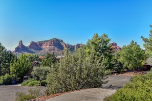 Stunning Views: Take in Red Rock's breathtaking landscapes from the living room or 3 outdoor seating areas.