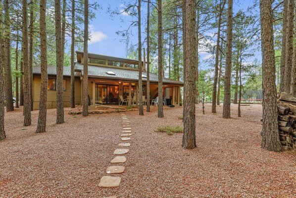 PORTER presents... “Aspen Pines” - a charming southwestern-themed retreat nestled along the 2nd hole of the Aspen Valley Golf Course in Flagstaff.