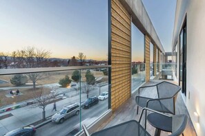 Private Balcony overlooking the Park!