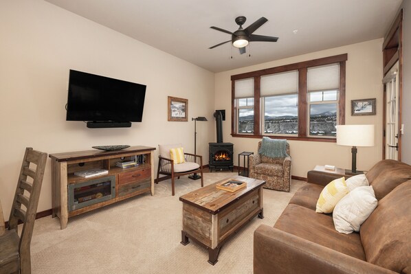 SWP Cozens Point G202 living room