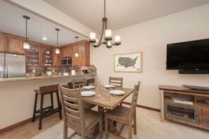 SWP Cozens Point G202 dining area