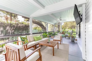 Screened-In Porch