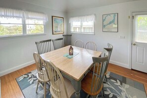Mid Level Dining Area