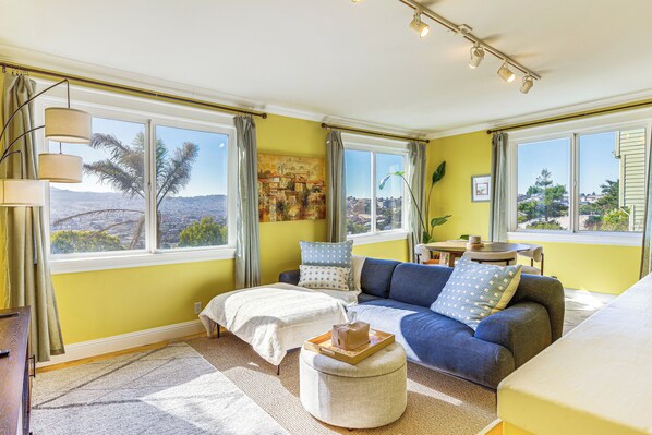 San Francisco Vacation Rental | 2BR | 2BA | Step-Free Entry | 1,500 Sq Ft