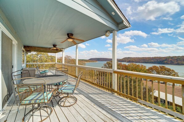 Porum Vacation Rental | 5BR | 3.5BA | 2,650 Sq Ft | Step-Free Entry