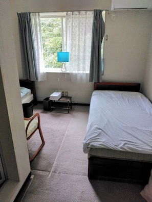 room 207 (Single bed  2)