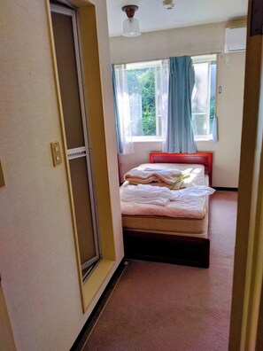 room  208  (Single bed 2)