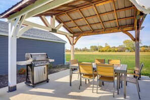Gazebo | 2 Fire Pits | Gas Grill | Outdoor Dining Area