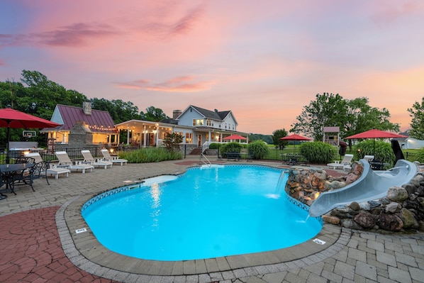Saybrook Hall - historical colonial home upgraded to an modern, amenity packed vacation destination!