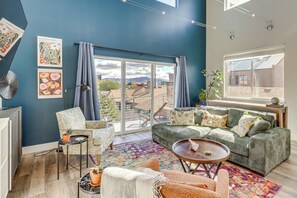 Living Room | Smart TV | Dining Area | 2nd Floor