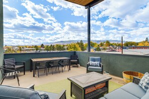 3rd-Floor Terrace | Lounge Area | Mountain Views
