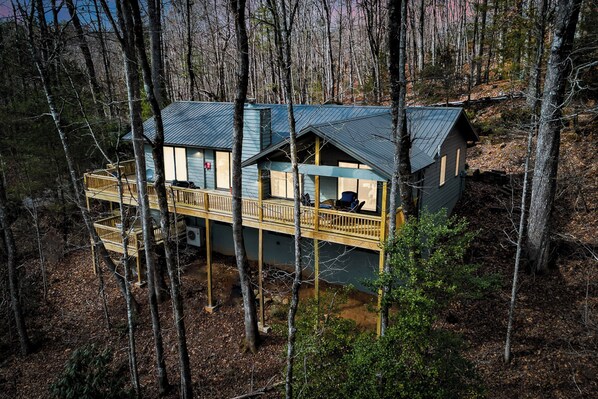 Sapphire Vacation Rental | 5BR | 3BA | 2,100 Sq Ft | 3 Steps Required
