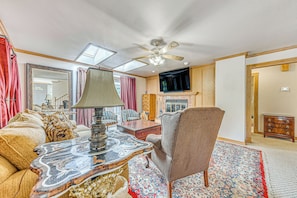 Living Room | 1st Floor | Wood-Burning Fireplace | Smart TV