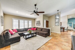 Den | Smart TV | Free WiFi | Central Heating & A/C