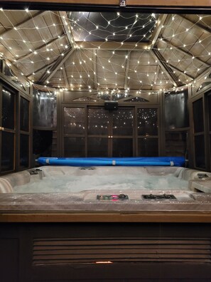 Hot tub with Gazebo