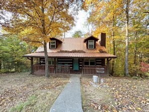 2 minutes from the parkway of Pigeon Forge