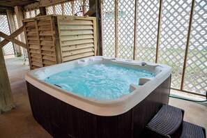 屋内スパ浴槽