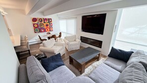Living area with 65" TV