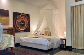 Honeymoon Suite