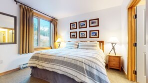 Indoors, Home Decor, Bed, Furniture, Lamp