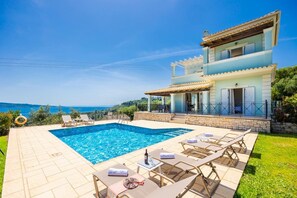 Beautiful villa with private pool and terrace with sea views