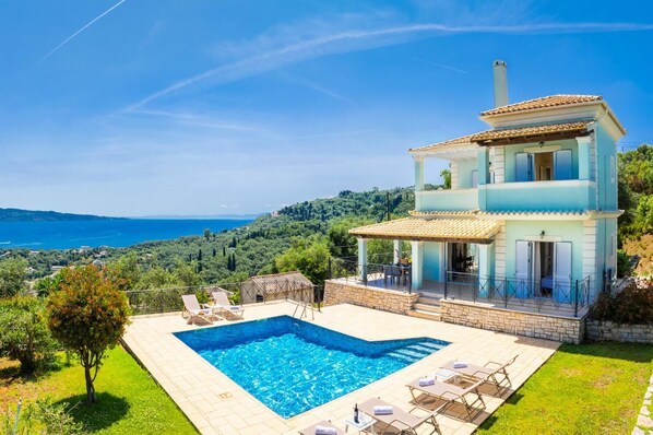Beautiful villa with private pool and terrace with sea views