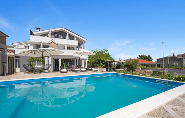 pool