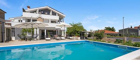 pool