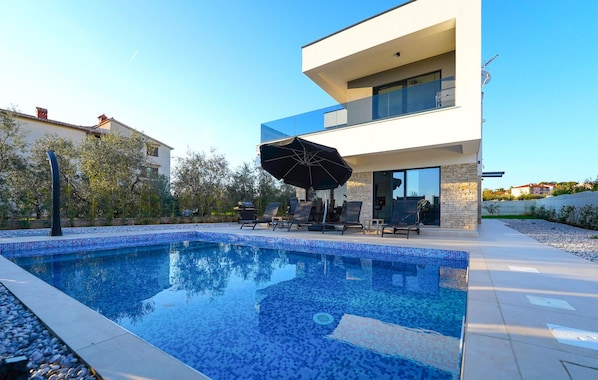 pool