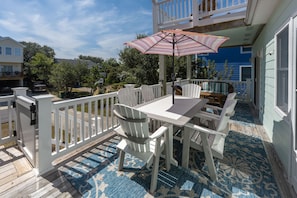 Outdoor Table - Mid Level