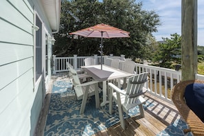 Outdoor Table - Mid Level