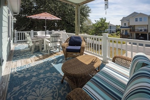 Covered Deck - Mid Level