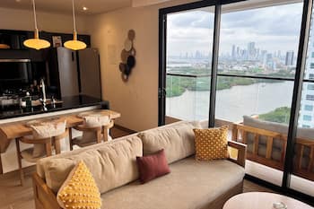 Oceanfront 1BR with Amazing Views - WiFi, AC, Gym