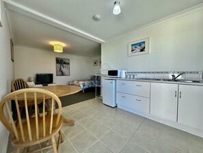 Your Mira Mar Hide Away (952)