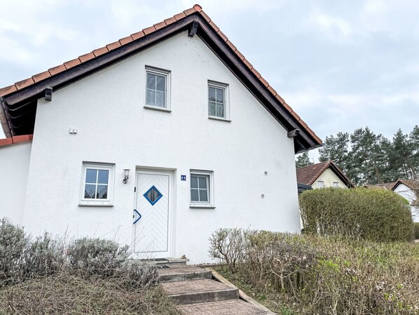 Wall, Building, Window, House, Home, Roof, Cottage, Door, Paint