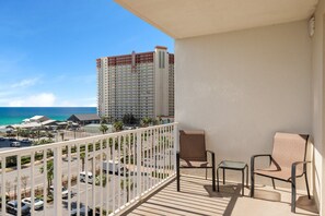 Amazing Balcony Views!