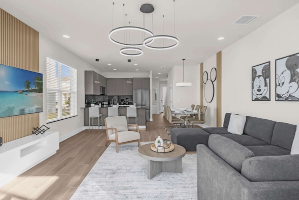 Beautiful Open-Concept Design