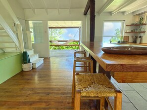 Breakfast Bar - Little Diamond 